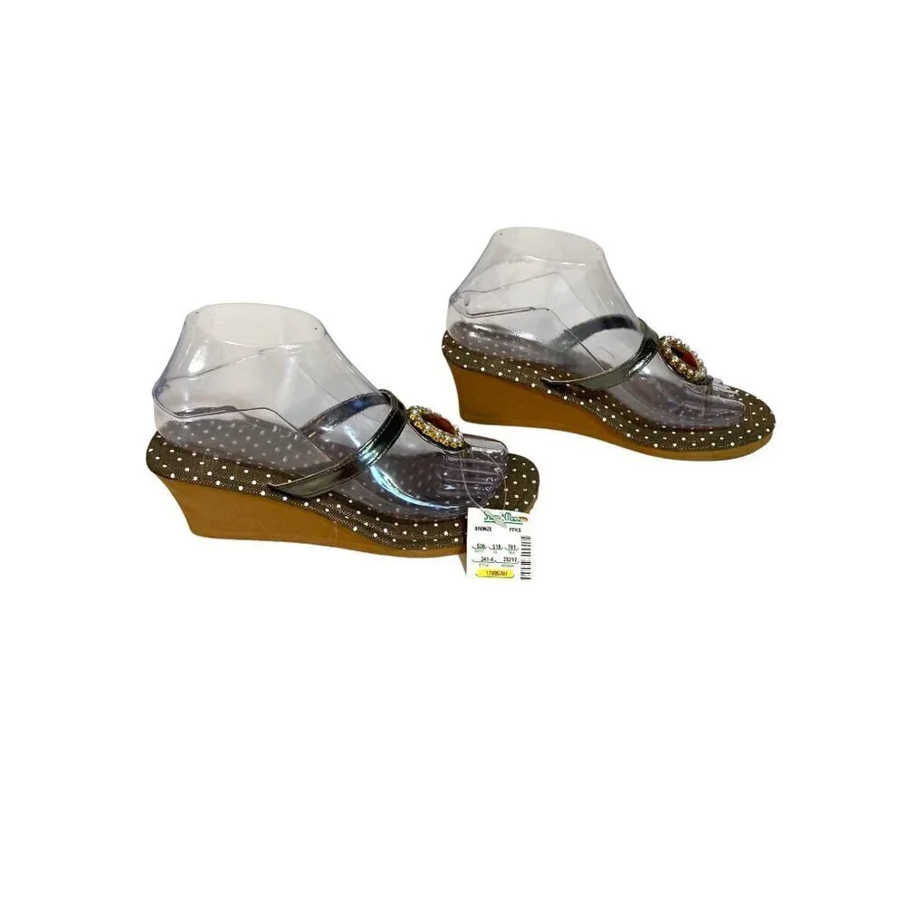 New Wedge Sandals with Rhinestone Gemstone Accent Women's‎ Size 7 NWT
